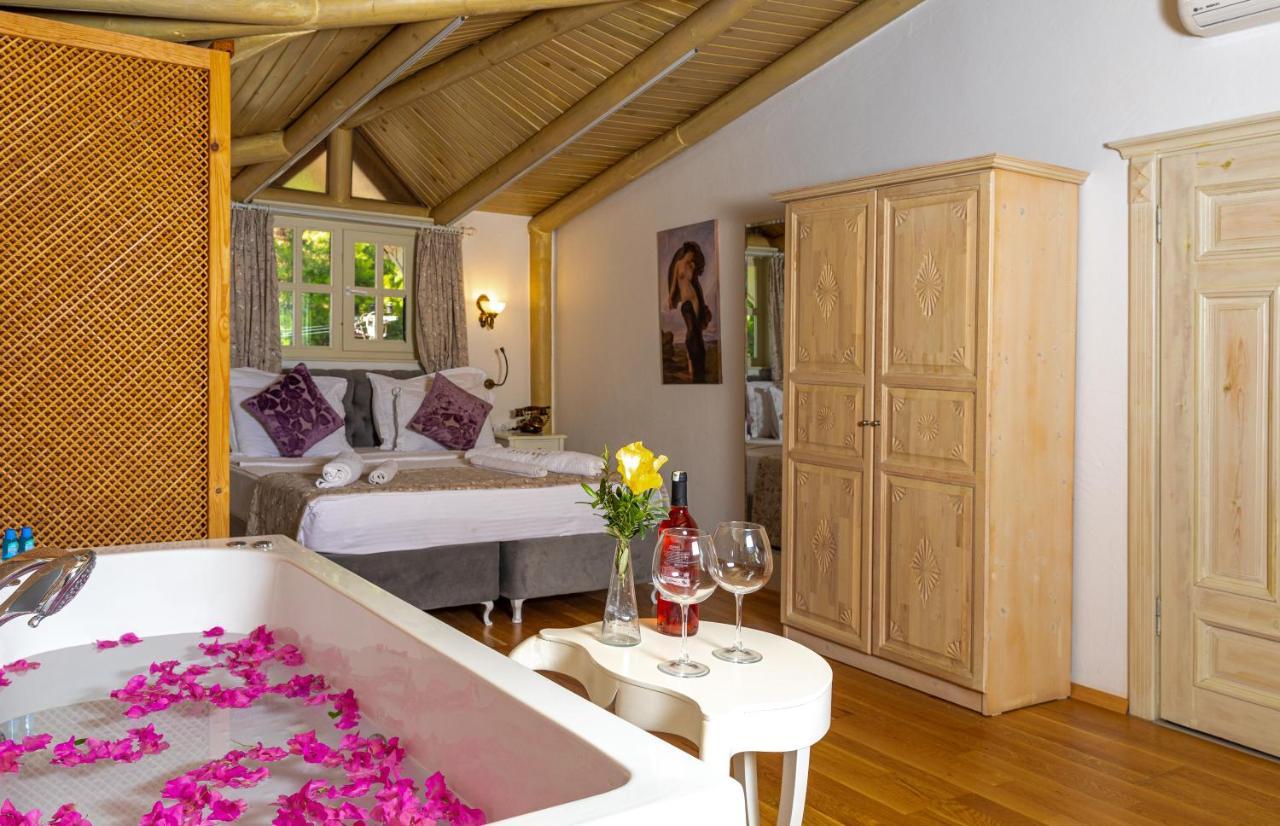Petunya Konak Boutique Hotel İcmeler Bagian luar foto