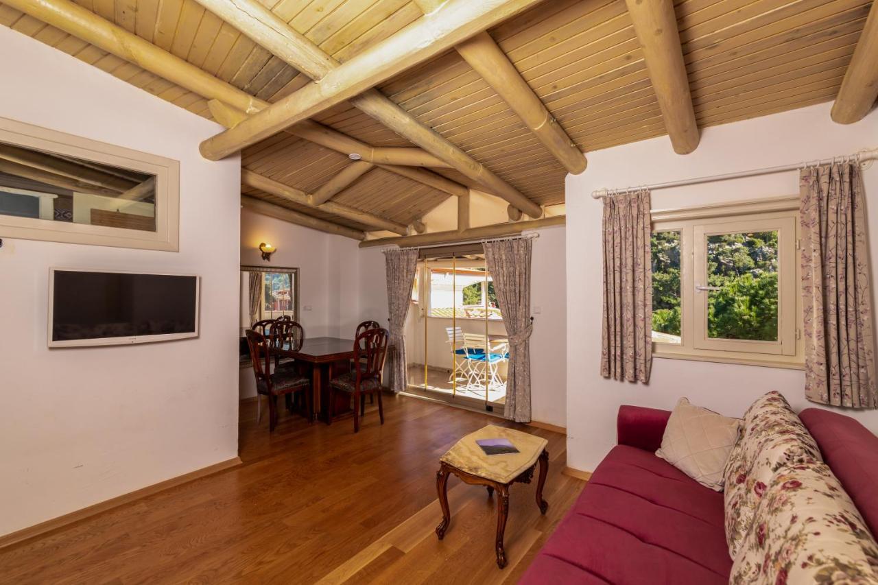 Petunya Konak Boutique Hotel İcmeler Bagian luar foto